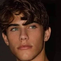 Tomás