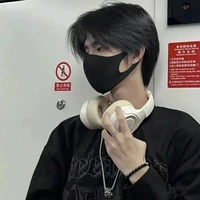 มาร์ค(พี่ชายนอ.)