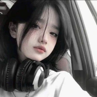 ลิส(รุ่นพี่นายเอก)