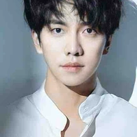 บอม(พระเอกปัจจุบัน)