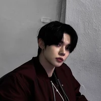 ฉลาม(เพื่อนสนิทพี่ชายนายเอก)