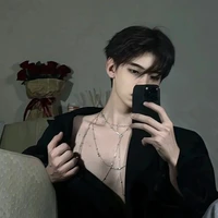 สกาย(บอดี้การ์ดส่วนตัวของเวกัส)