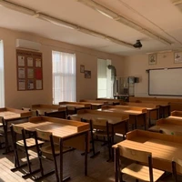 𝑒𝑣𝑒𝑟𝑦𝑜𝑛𝑒