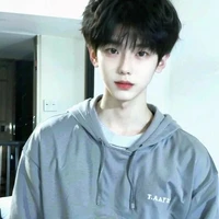 ยูจิ(นายเอก)