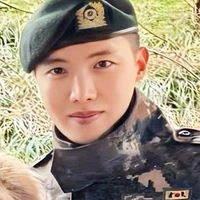 Ho-Seok • Teniente Coronel •