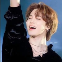 park jimin (29 años)