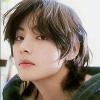 kim taehyung(29 años)