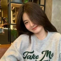 วีวี่(พี่สาวพระเอก)