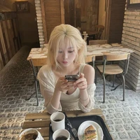 เมลี่(เพื่อนน.อร่างจริง)