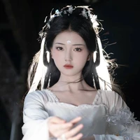 อวี่​โม่​หนิง(องครักษ์​น.อ)​