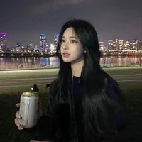 พลอย 🧇