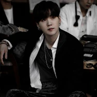 min yoongi (suga)