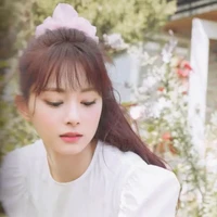 บาทหลวงสาว