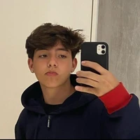 lucas(irmão da Adélia)