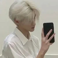 อลัน(อเล็กซานเดอร์)(พระเอก)