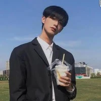 เฟรม รุ่นพี่