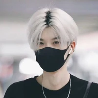 เฉินสวี หยาง/พระเอก