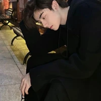 เเชมป์ (เพื่อนพระเอก)