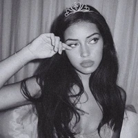QUEEN👑