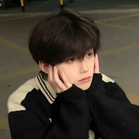 น้ำอุ่น - นายเอก