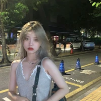 จูล(แฟนเก่าอาเดน)