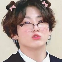 Jungkook *omega puro y dominante *