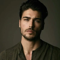 Enzo Collins