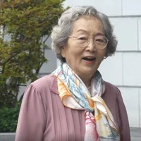 Ny. Amy ( ibu panti )