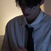คิว😒[พระเอก]