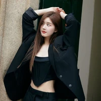 ฟ้าใส 
ฟ้าใส 😈❄️