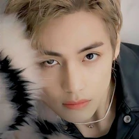 Kim Taehyung (23 anos)
