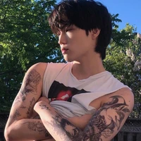 Alex- 29y