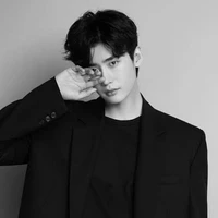 Lee jong suk