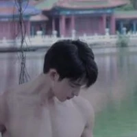 ติน•มือขวาควีน
