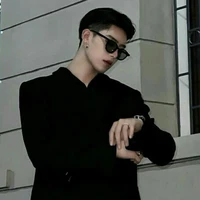 แม็ก(มือขวา+เพื่อนสนิท พอ.)