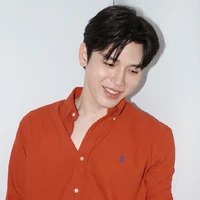 Thitipoom Techaapaikhun(new/guns friend)