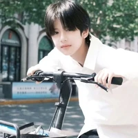 ไวท์:วัยเด็ก