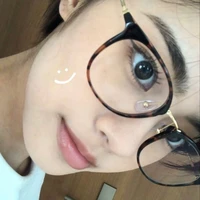 นางเอกตอนใส่แว่น