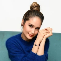 Dewi Alina "/teman Aisyah