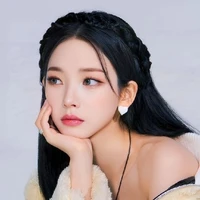 Kim Karina / MC step sister