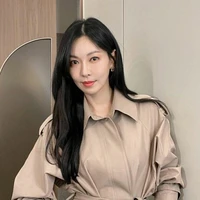 อลิซ(แม่พระเอก+เพื่อนสนิทของแม่นายเอก)
