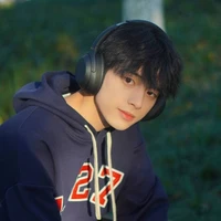 เฟิร์ส(เพื่อนนายเอก)