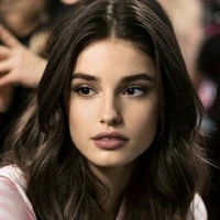Emma ( irmã do Edgar)