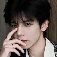 อนัน[พระเอก]