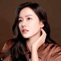 Son Ye ( momy lisa)