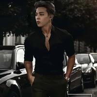 ชาชิ{เพื่อน+เจ้าของบริษัทรถ}