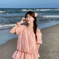 อมยิ้ม//เพื่อน จีน่า