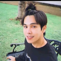 ตรี ภรภัทร  ครูสอนภาษาอังกฤษ