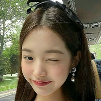 โมบาย(รุ่นน้องนางเอก)