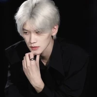 จีมิน​ (มือขาวพ.อ)​